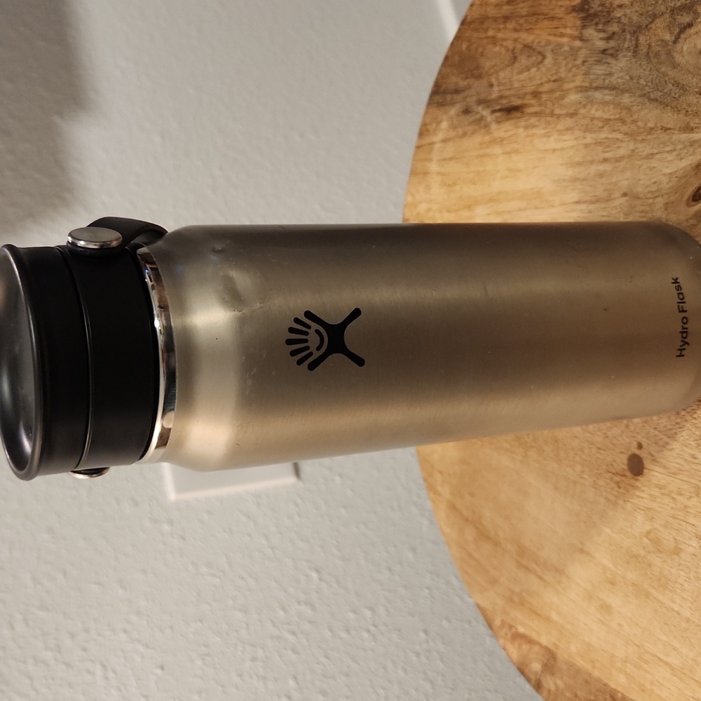 Hydro Flask 32 oz Lightweight Wide Mouth Trail Series